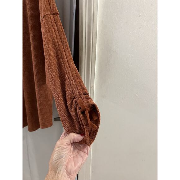 Max Studio Rust Ruched Dolman Sleeve Ribbed Knit Top Sz L NWT - Picture 5 of 9